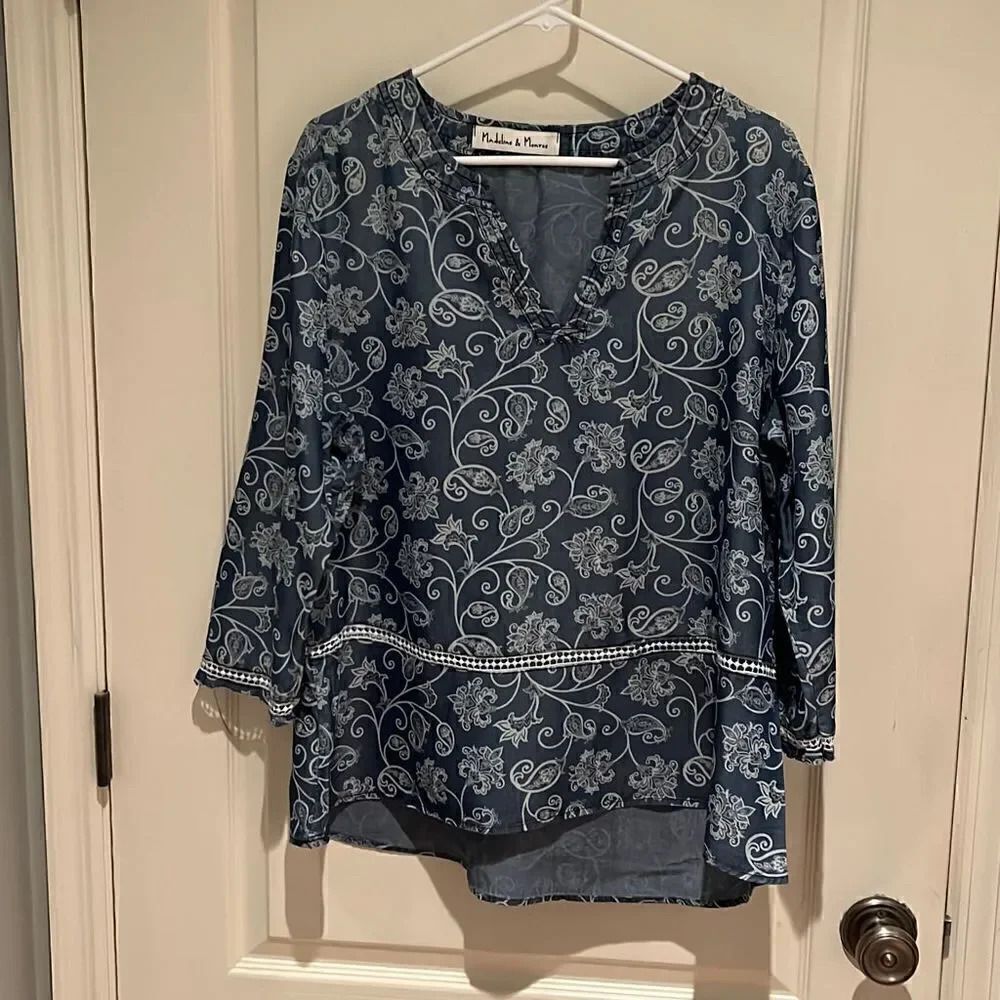 Madeline & Monroe blouse Xl